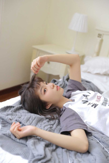 尤物的两个硕大的乳球